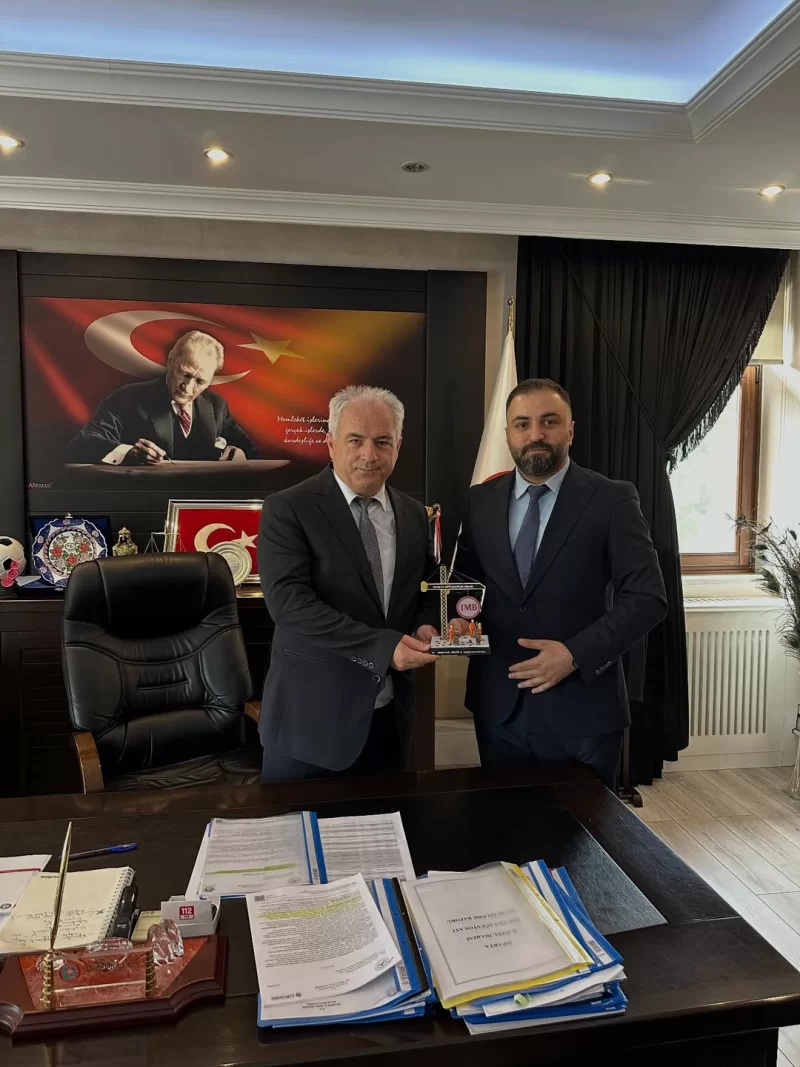 Yönetim Kurulu Üyelerimiz, İl Özel İdaresi Genel Sekreteri Sn. Abdullah Çelik Beyefendiyi makamında ziyaret etmişlerdir.